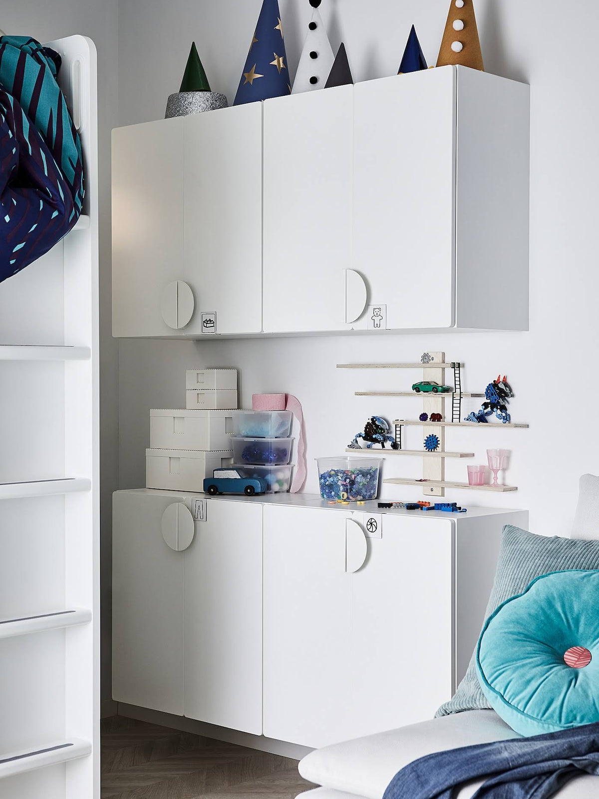 White Wall Cabinet with 1 Shelf M7002