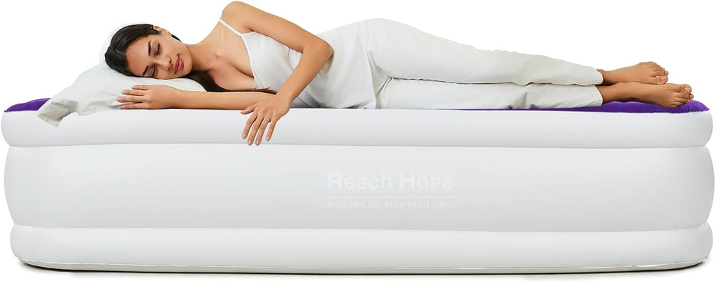 Queen Size Air Mattress with Built-in Pump I5793