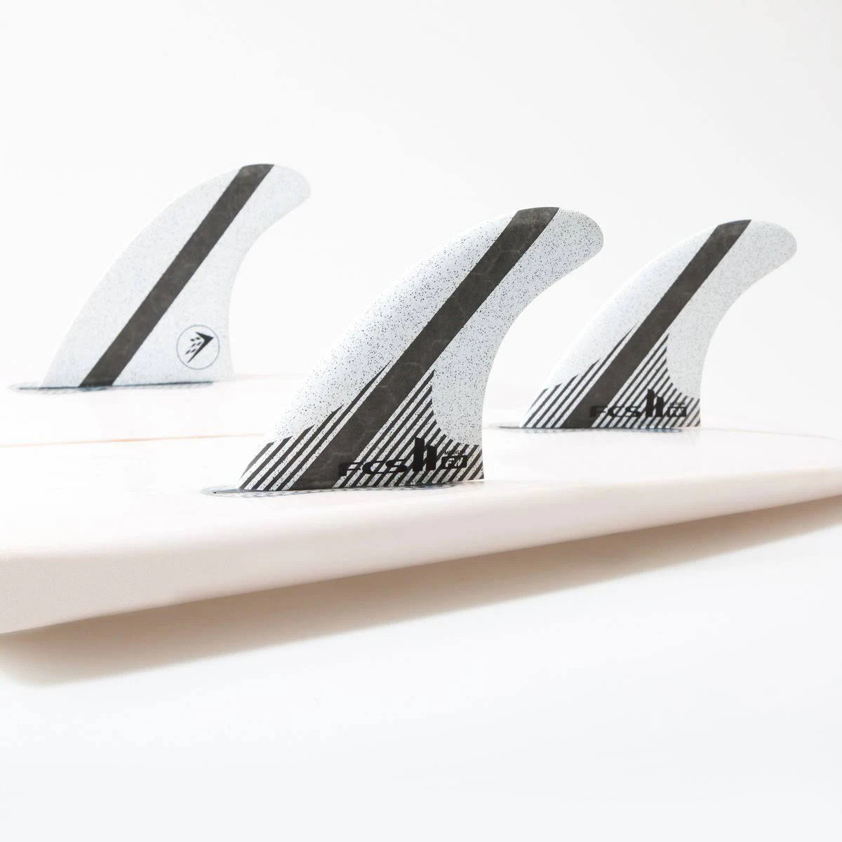 White Medium Thruster Fin Set K416598