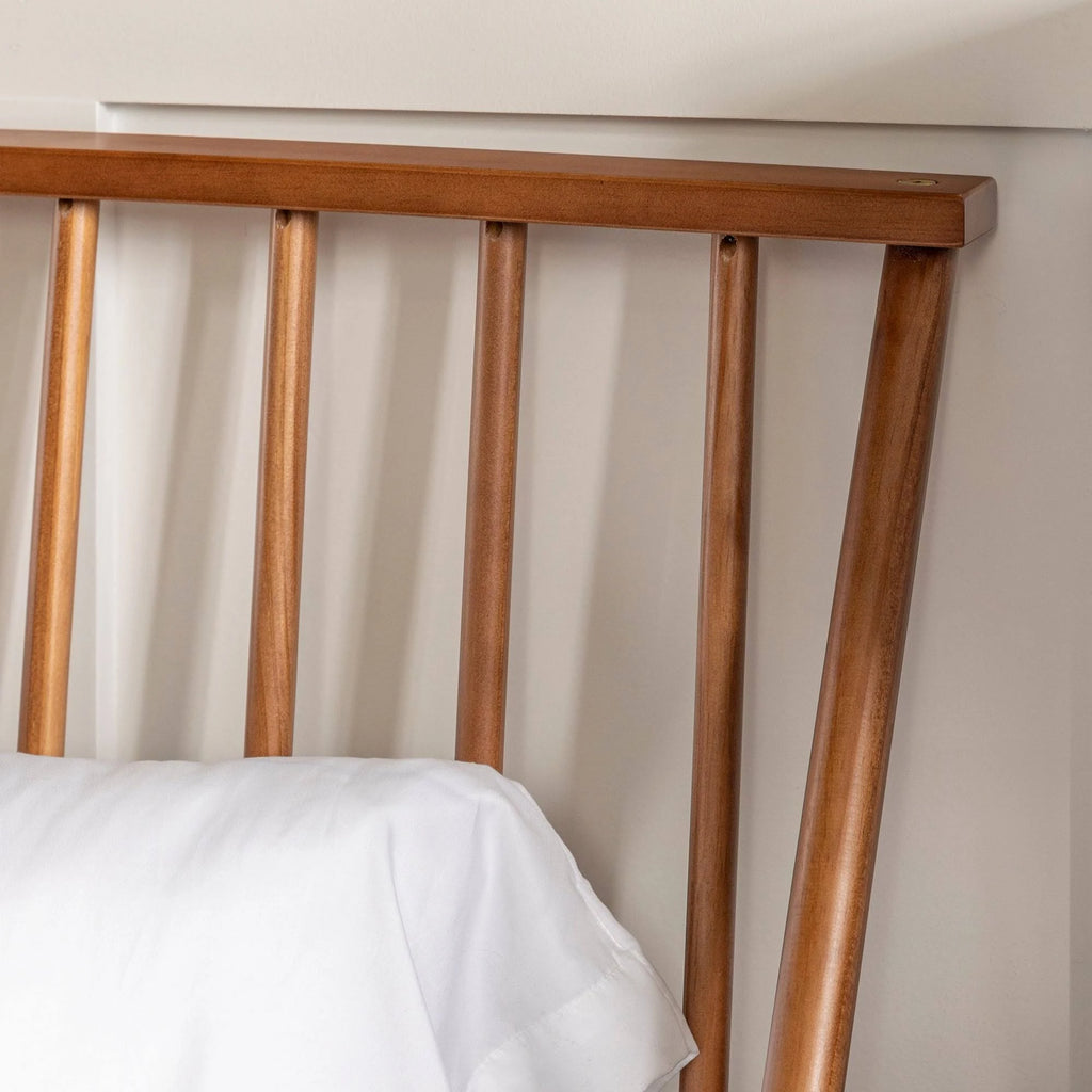 Solid Pine Wood Spindle Bed - Light Oak - Queen S9713